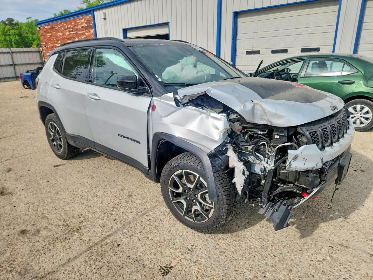 2025 JEEP COMPASS photo 4